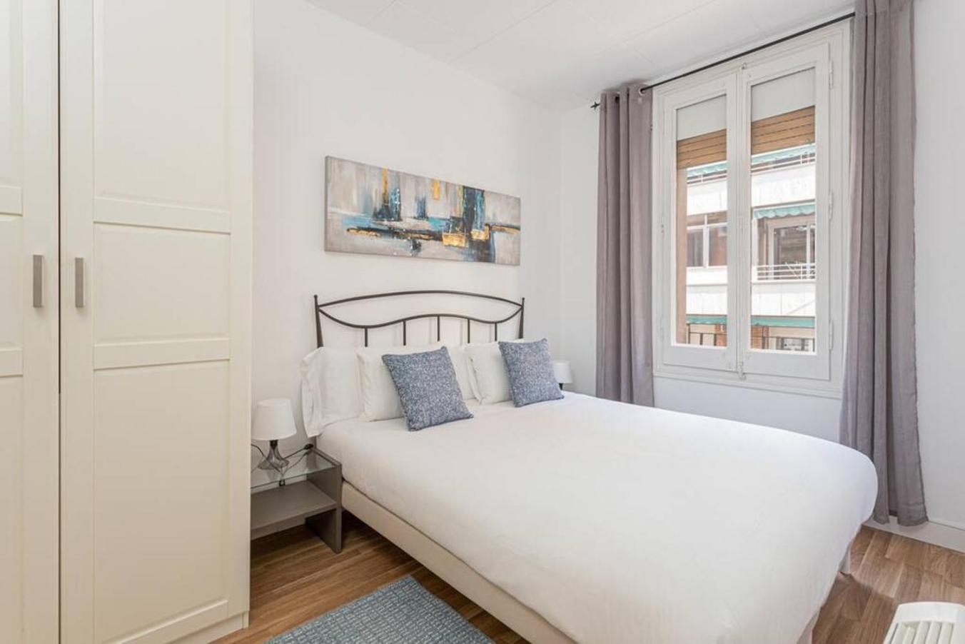 Apartamento Bright 3Bdr Near To The Metro L'Hospitalet de Llobregat Exterior foto